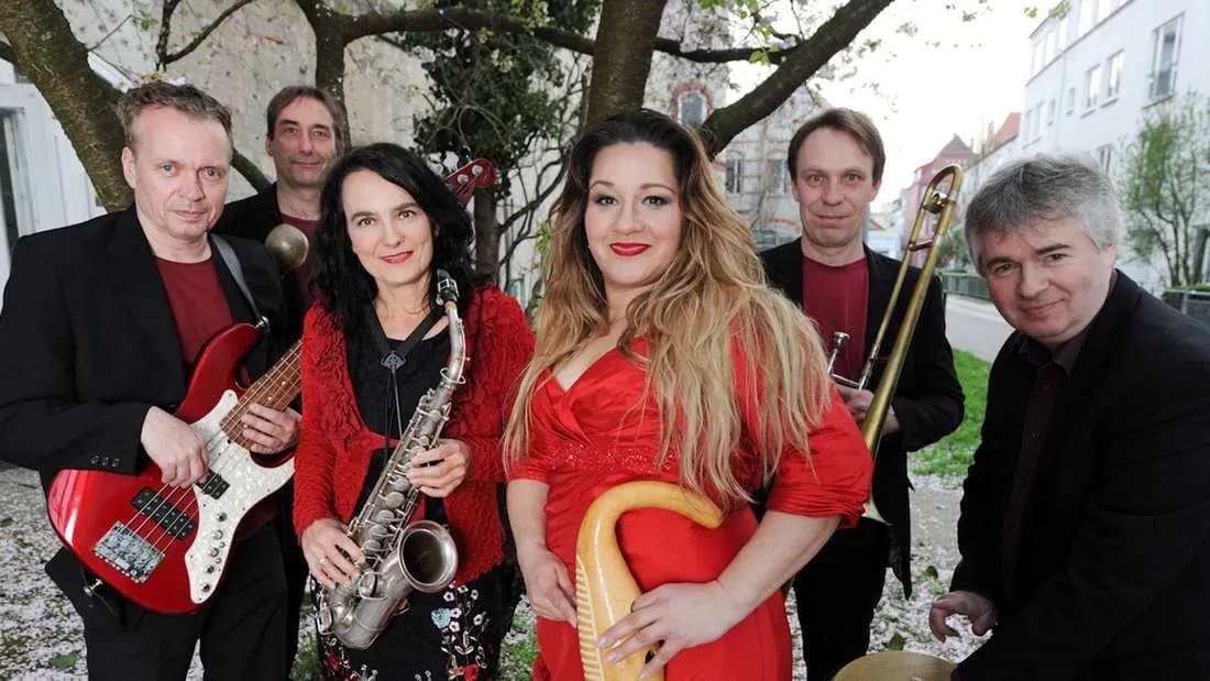 Live Konzert mit Darling Valdivia González für Firmenfeiern u.v.m